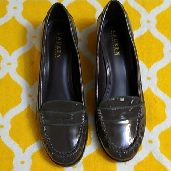 Ralph Lauren  Sz. 9.5B  (Narrow) Shoes Gray  Like New - Picture 2 of 8